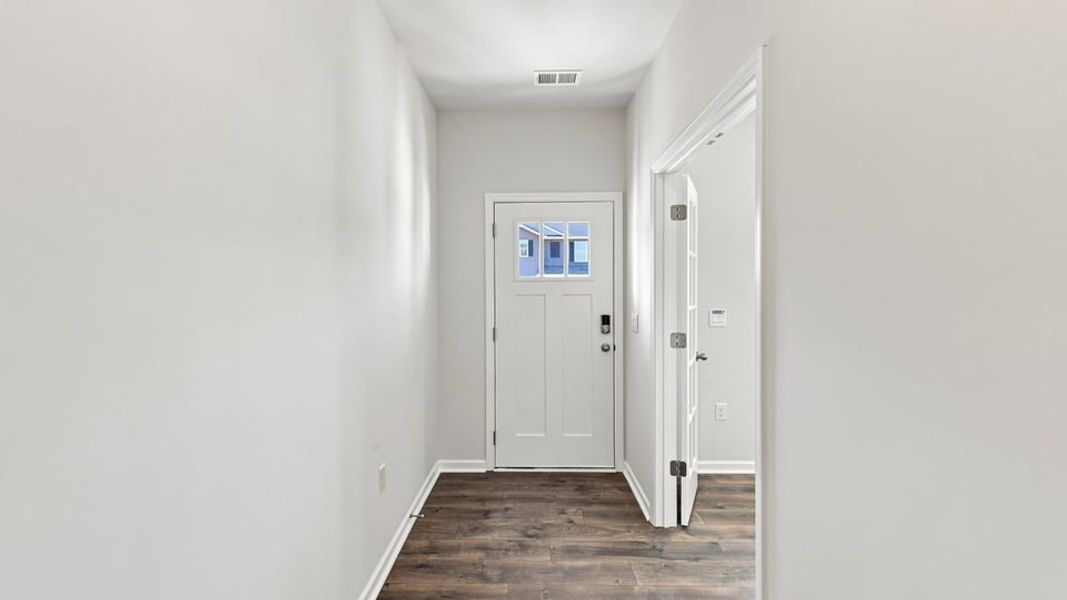 Spacious, unfurnished interior of a new home in Baxter Village, Boiling Springs (Image 17).