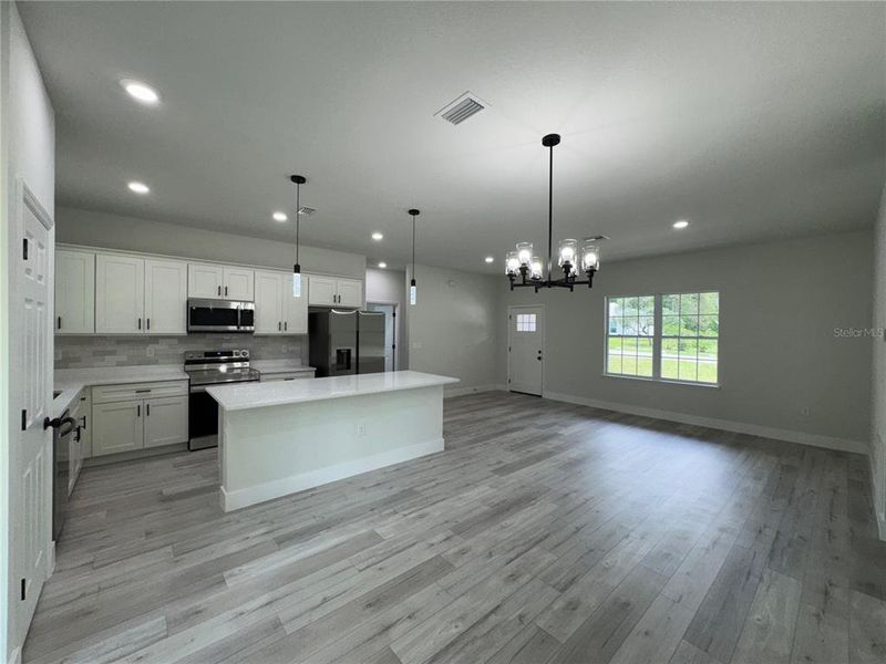 Spacious, unfurnished interior of a new home in , Citrus Springs (Image 15).