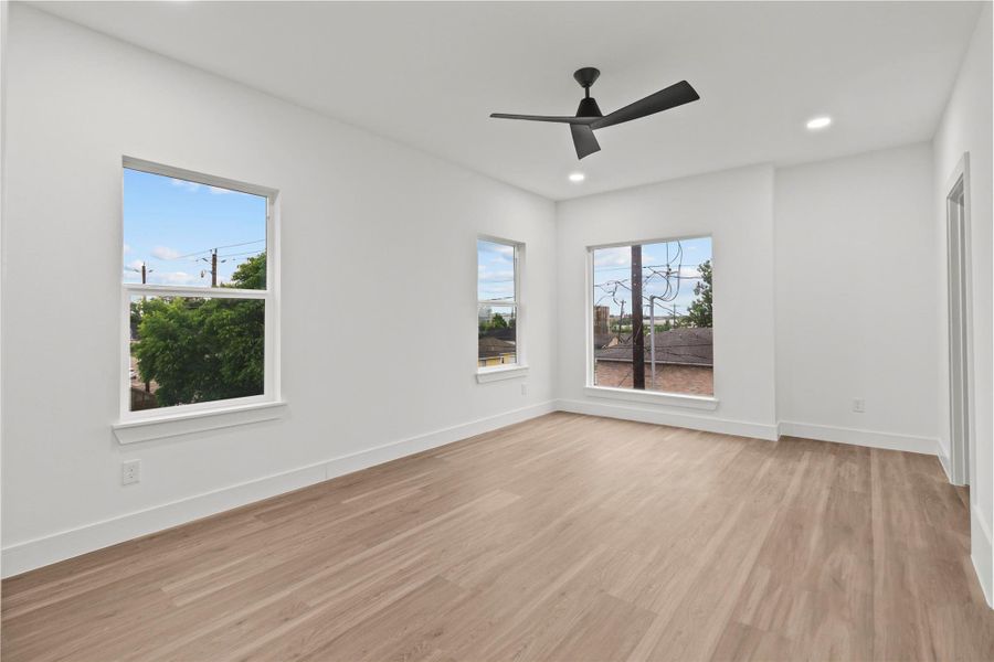Spacious, unfurnished interior of a new home in , Houston (Image 32).