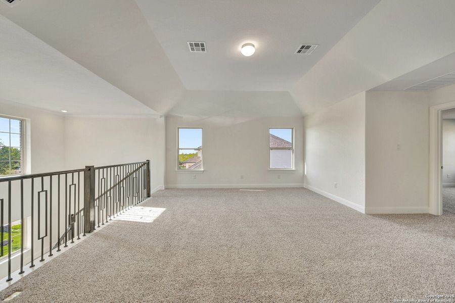 Spacious, unfurnished interior of a new home in Preserve at Annabelle Ranch, San Antonio (Image 34).