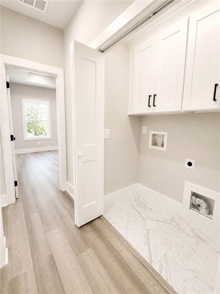 Spacious, unfurnished interior of a new home in , Gainesville (Image 26).
