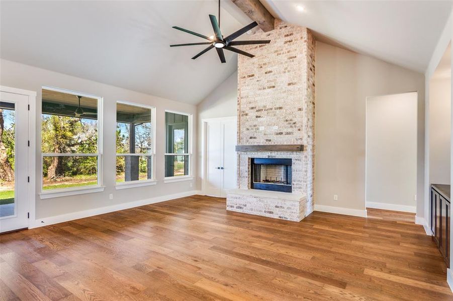 Spacious, unfurnished interior of a new home in , Weatherford (Image 19).