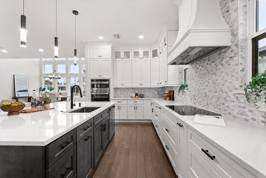 Furnished interior view inside a new home in , Orlando (Image 26).