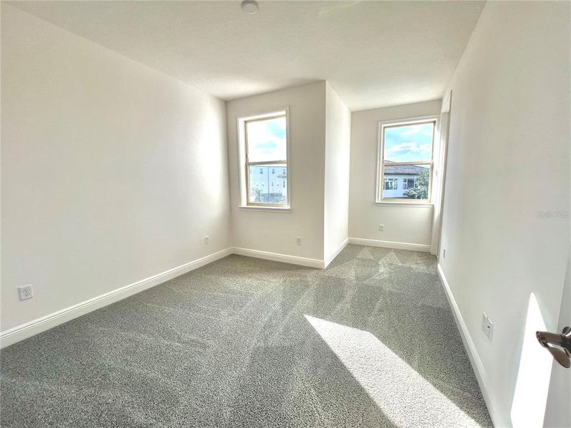 Spacious, unfurnished interior of a new home in , Orlando (Image 33).