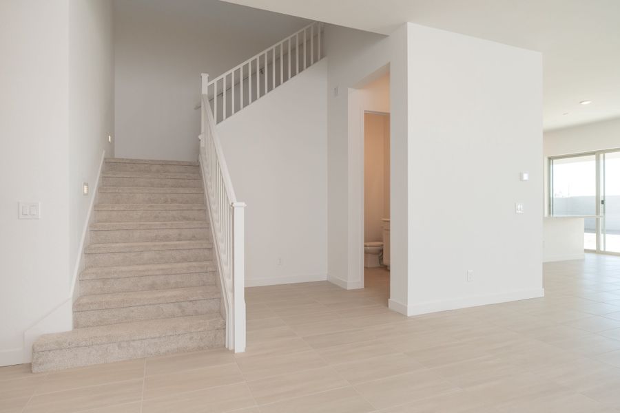Spacious, unfurnished interior of a new home in Soleo, San Tan Valley (Image 10).