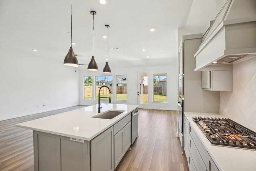 Furnished interior view inside a new home in Evergreen 50', Conroe (Image 10).