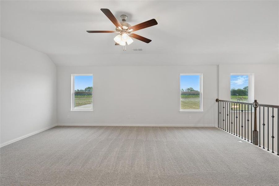 Spacious, unfurnished interior of a new home in Bel Air Village, Sherman (Image 16).