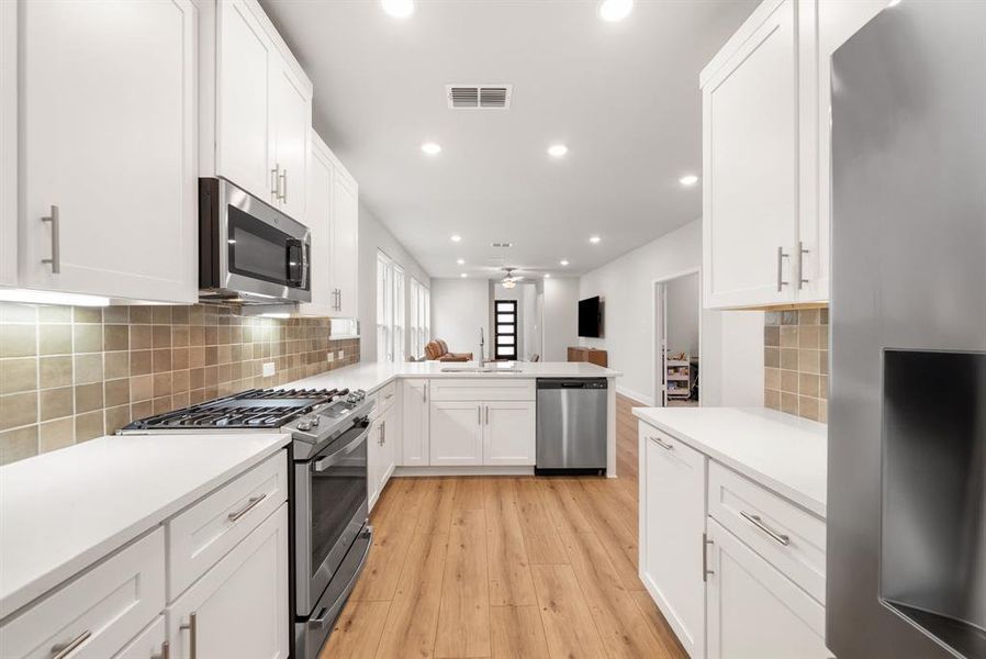 Furnished interior view inside a new home in , Frisco (Image 13).