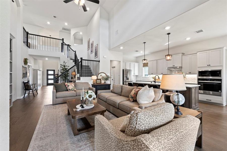 Furnished interior view inside a new home in , Venus (Image 24).