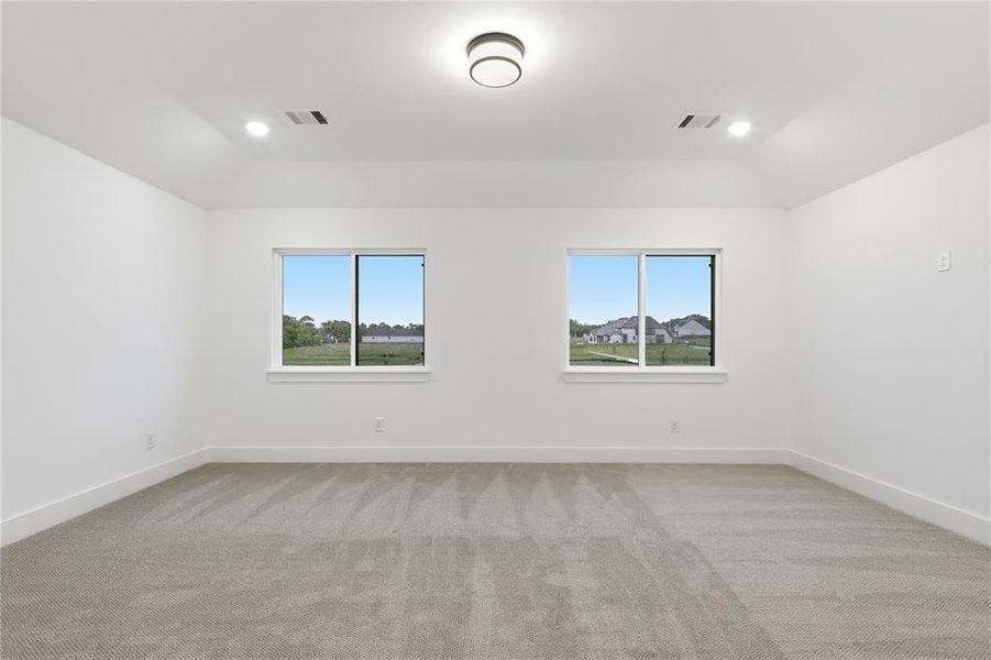 Spacious, unfurnished interior of a new home in Pecan Grove, Cross Timber (Image 24).