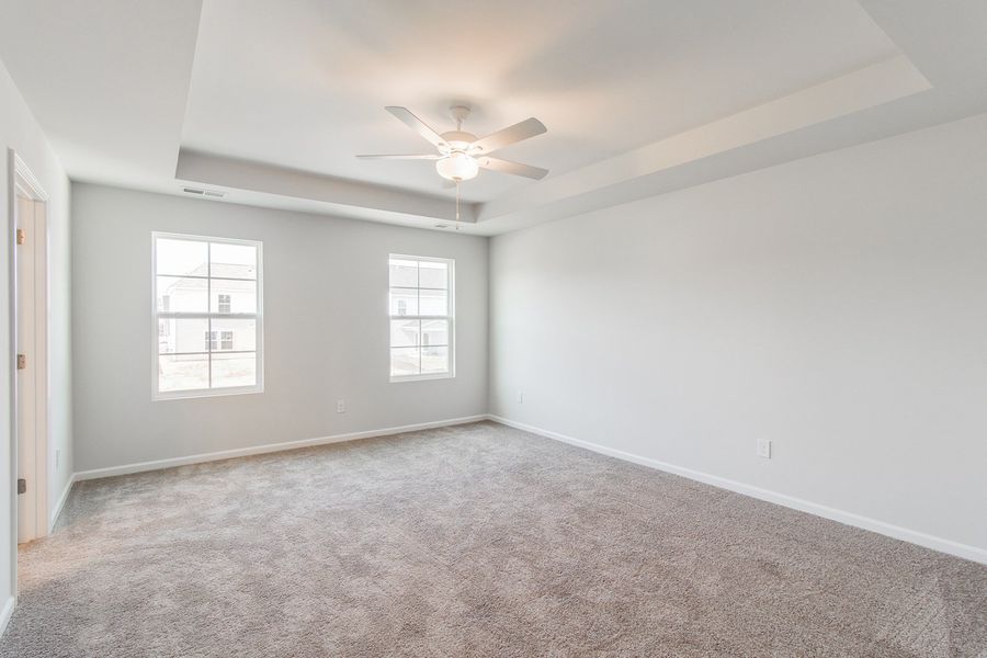 Spacious, unfurnished interior of a new home in Winston Point, Gilbert (Image 23).