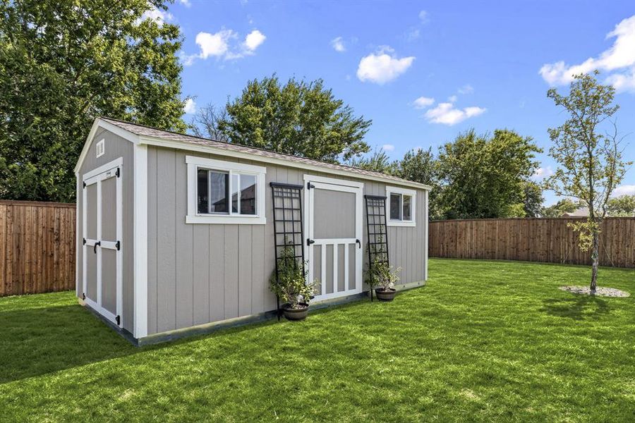Front exterior of a new home in Lovers Landing, Forney, TX, highlighting curb appeal (Image 24). Front exterior of a new home in Lovers Landing, Forney, TX, highlighting curb appeal (Image 24).