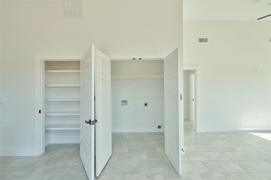 Spacious, unfurnished interior of a new home in , Cleveland (Image 20).