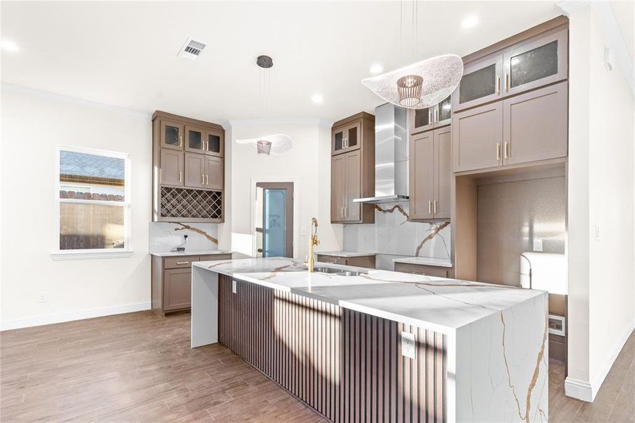 Side view of the kitchen island Side view of the kitchen island