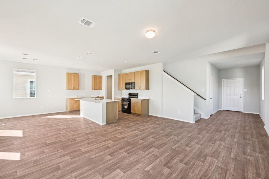 Spacious, unfurnished interior of a new home in Cascade, Liberty Hill (Image 24).
