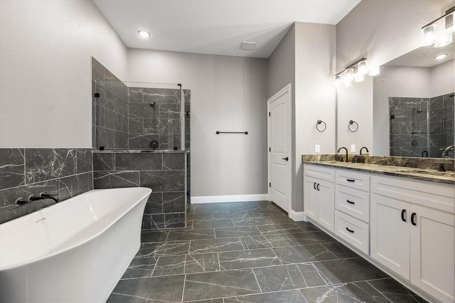 Furnished interior view inside a new home in , Grandview (Image 6).