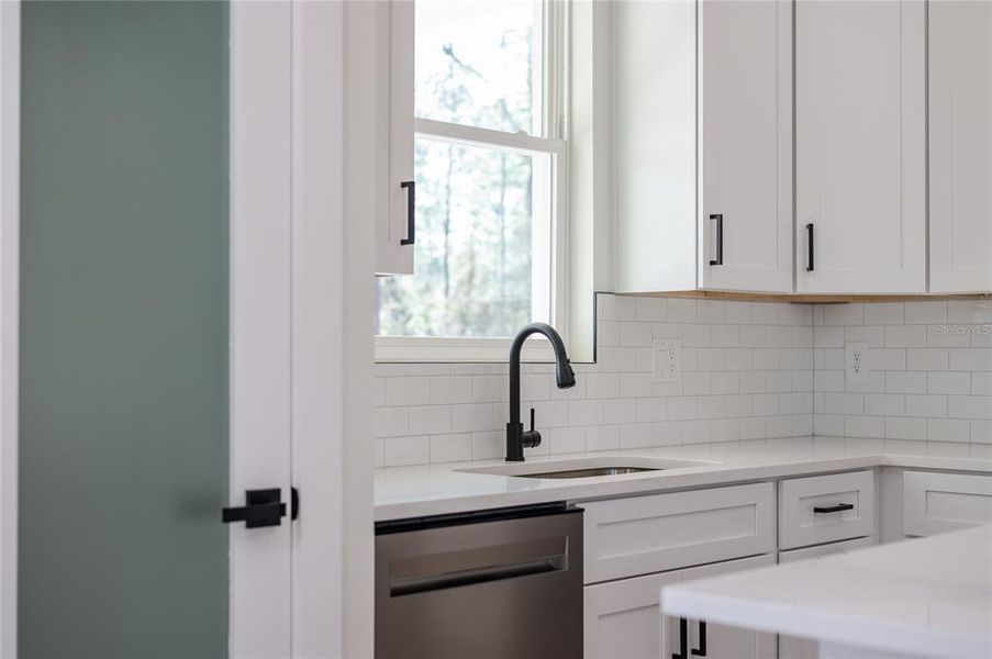 Close-up of interior finishes inside a home in , Dunnellon (Image 17). Close-up of interior finishes inside a home in , Dunnellon (Image 17).