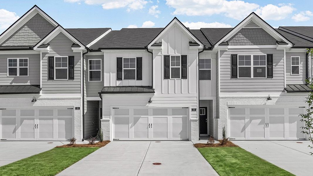 Front exterior of a new home in Echo Glen, Stockbridge, GA, highlighting curb appeal (Image 1). Front exterior of a new home in Echo Glen, Stockbridge, GA, highlighting curb appeal (Image 1).