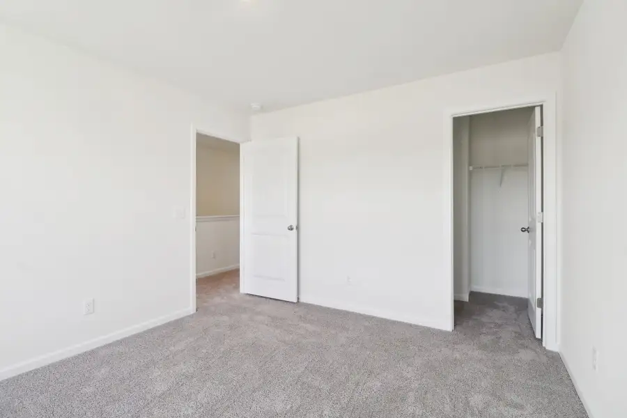 Spacious, unfurnished interior of a new home in Portrait Hills, Aiken (Image 24).