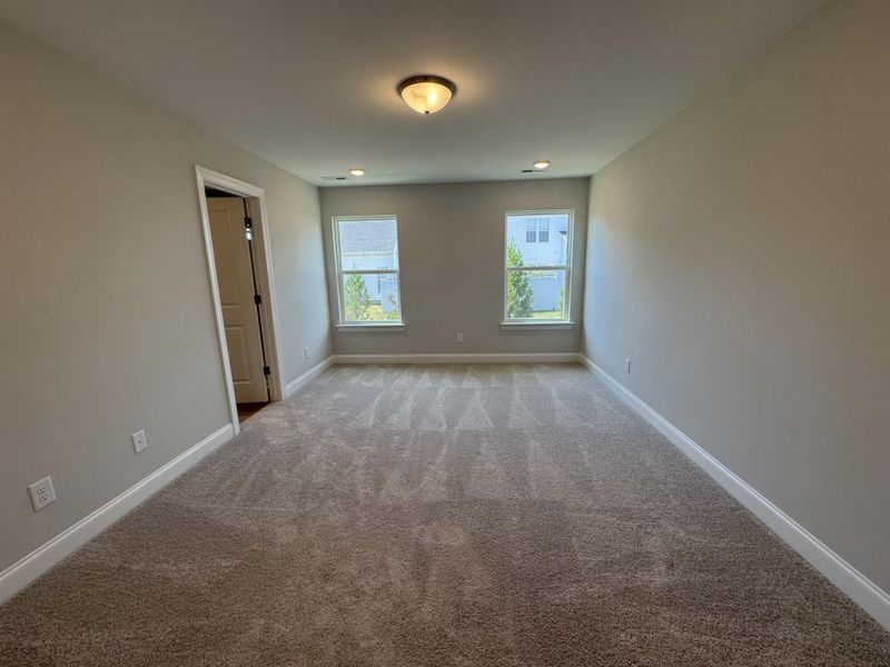 Spacious, unfurnished interior of a new home in Harrisburg Village Townhomes, Harrisburg (Image 14).