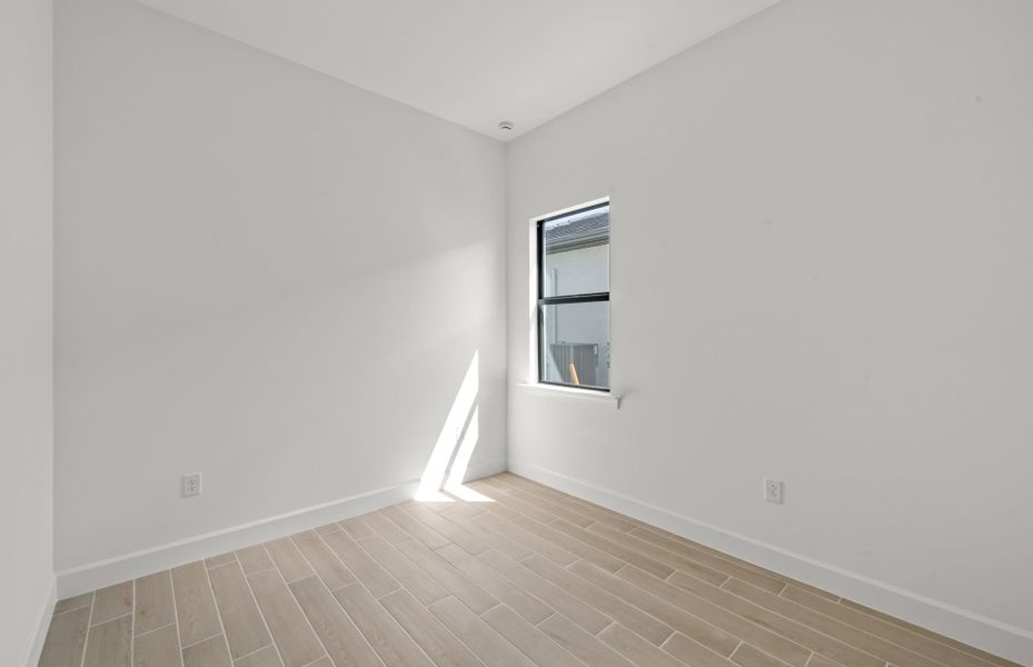 Spacious, unfurnished interior of a new home in Terreno, Naples (Image 17).