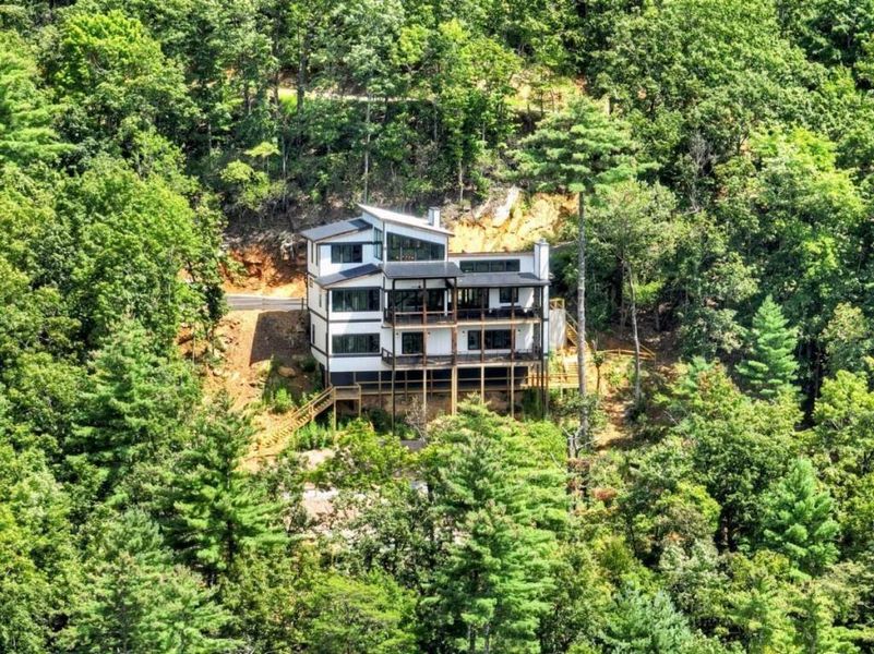 Image 79 of a home in .