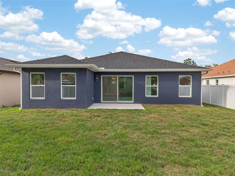 Exterior details and patio area of a home in , Orlando (Image 34).