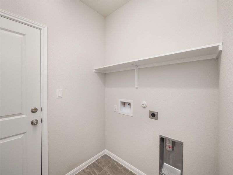 Spacious, unfurnished interior of a new home in Anthem Cottages, Kyle (Image 18).