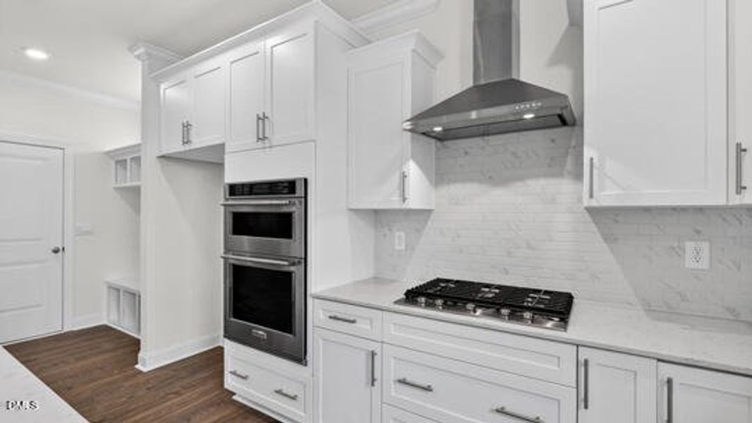 Manors at Haywood Glen_Lucas G_301_White