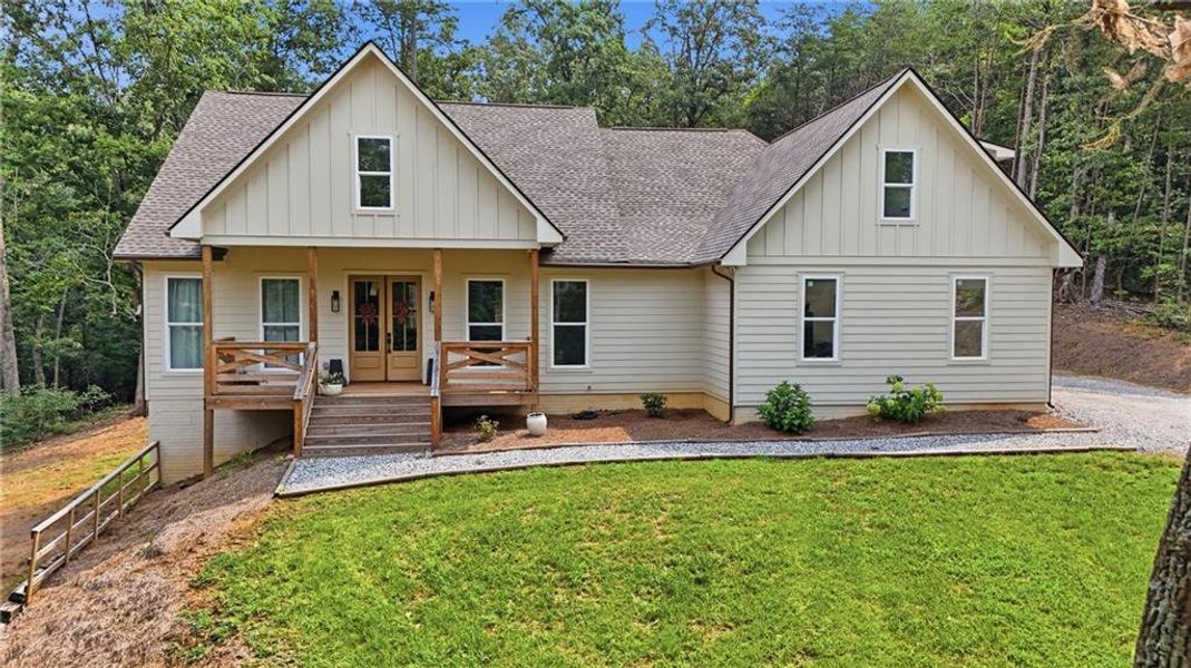 Exterior details and patio area of a home in , Demorest (Image 25).