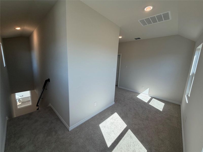 Spacious, unfurnished interior of a new home in Lariat, Liberty Hill (Image 8).