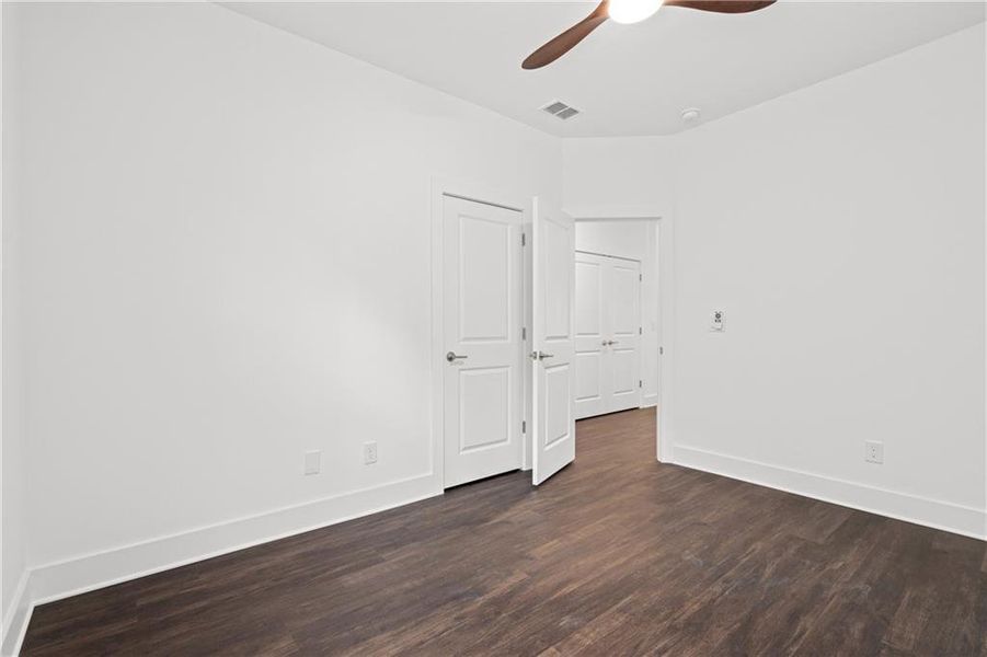 Spacious, unfurnished interior of a new home in , Stockbridge (Image 35).