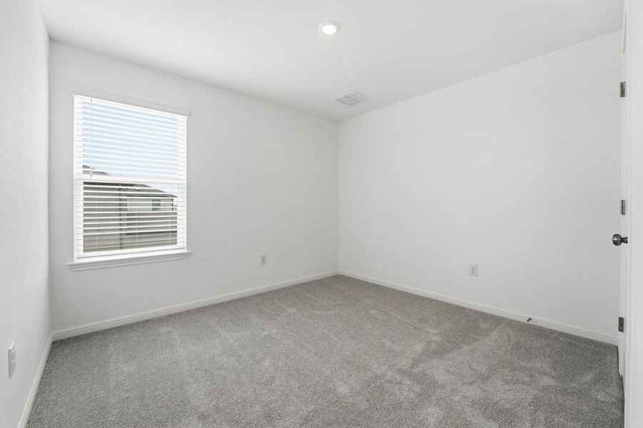 Spacious, unfurnished interior of a new home in Longview, Del Valle (Image 18).