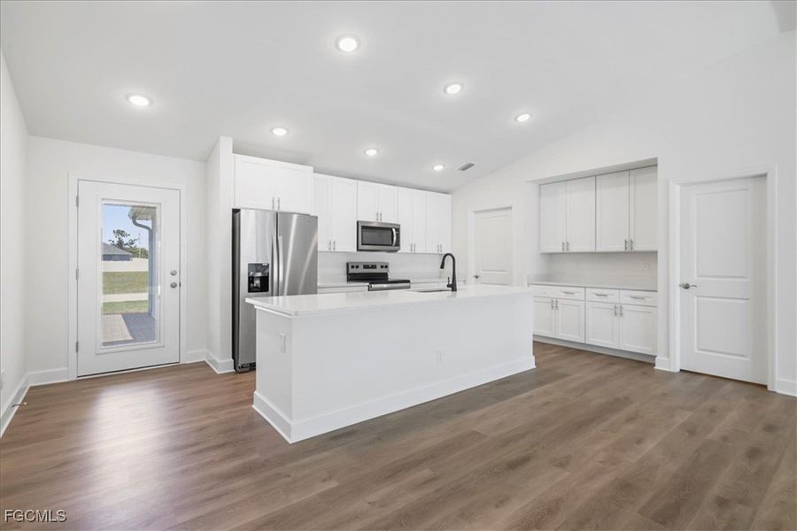 Furnished interior view inside a new home in Cape Coral, Cape Coral (Image 10).