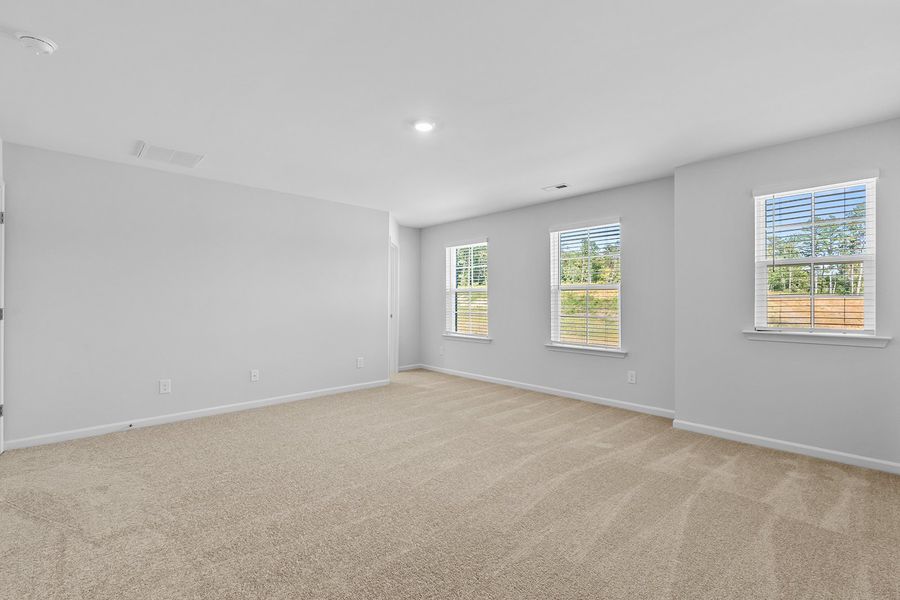 Spacious, unfurnished interior of a new home in Brooke Hill, Lewisville (Image 36).