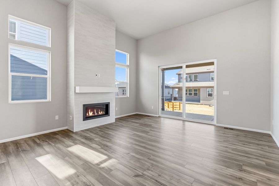 Spacious, unfurnished interior of a new home in Talon Pointe, Thornton (Image 11).