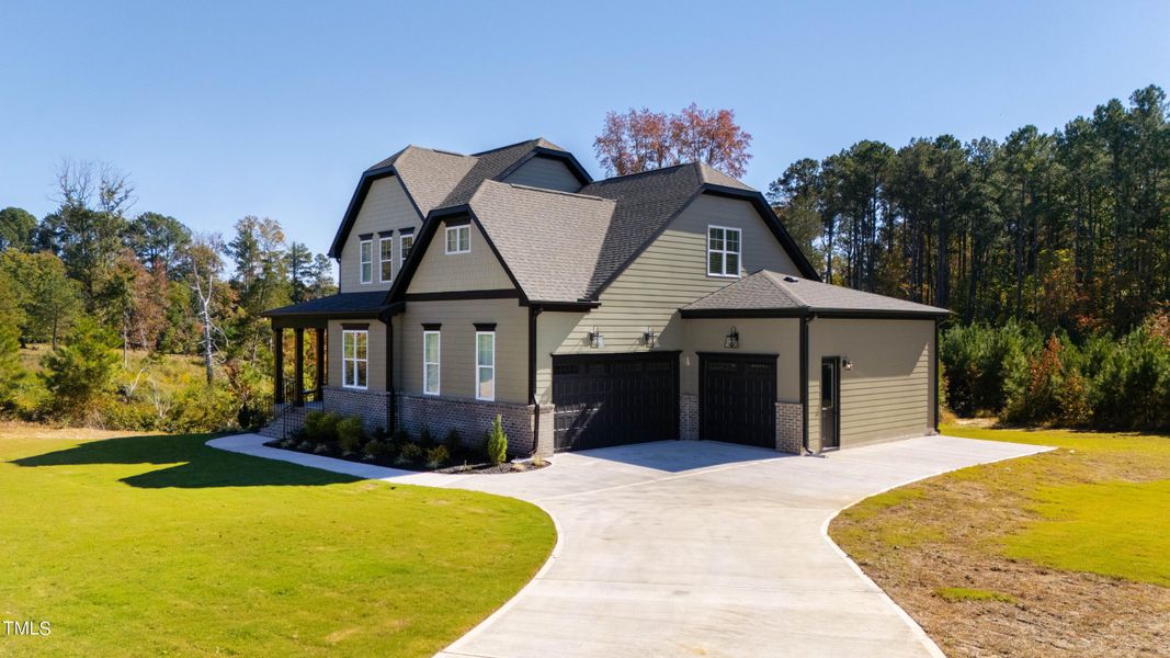 Garage/Driveway