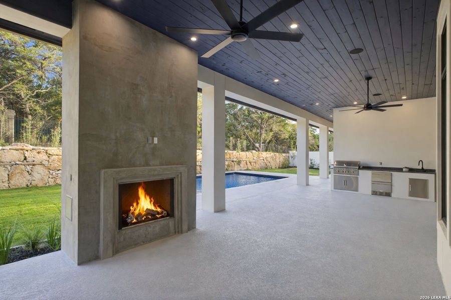 Exterior details and patio area of a home in , San Antonio (Image 32).