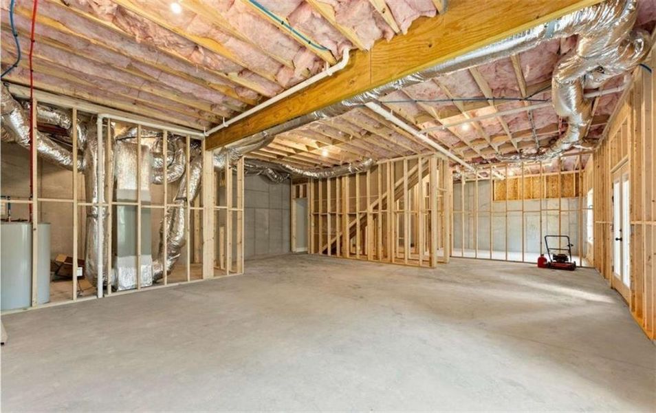 Spacious, unfurnished interior of a new home in , Cleveland (Image 27).