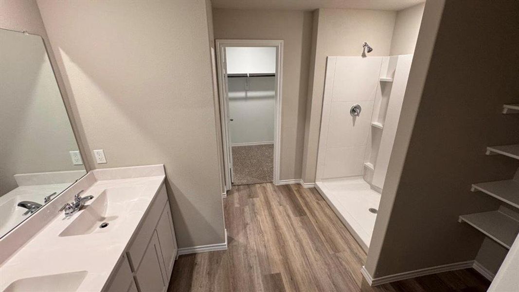 Furnished interior view inside a new home in Meadowbrook Estates, Cleburne (Image 5).