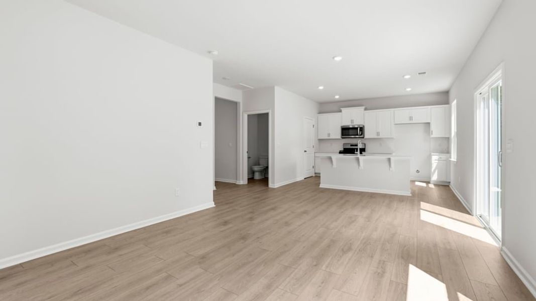 Spacious, unfurnished interior of a new home in Woodglen, Piedmont (Image 22).