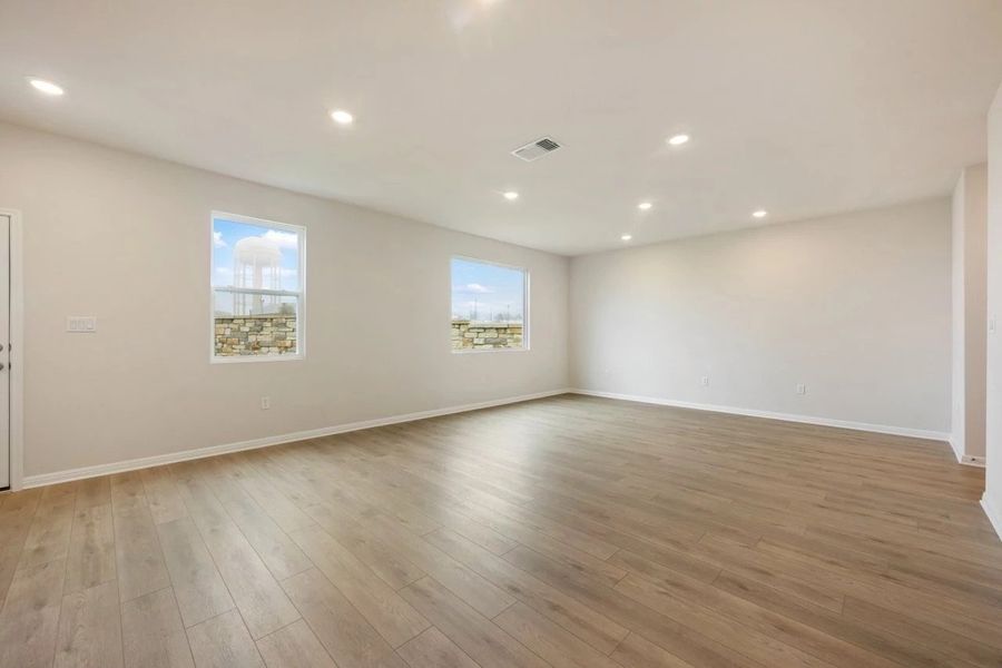 Spacious, unfurnished interior of a new home in Covered Bridge, Hutto (Image 22).