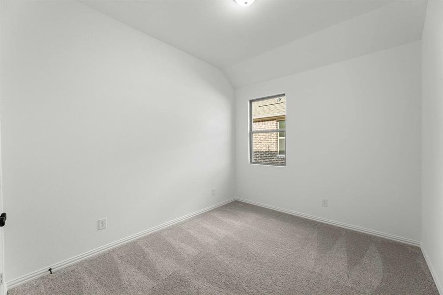 Spacious, unfurnished interior of a new home in Creekview Fossil Ridge, Pilot Point (Image 27).