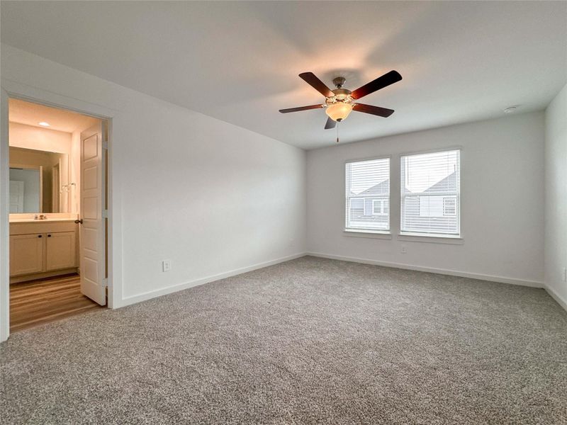 Spacious, unfurnished interior of a new home in , Houston (Image 29).