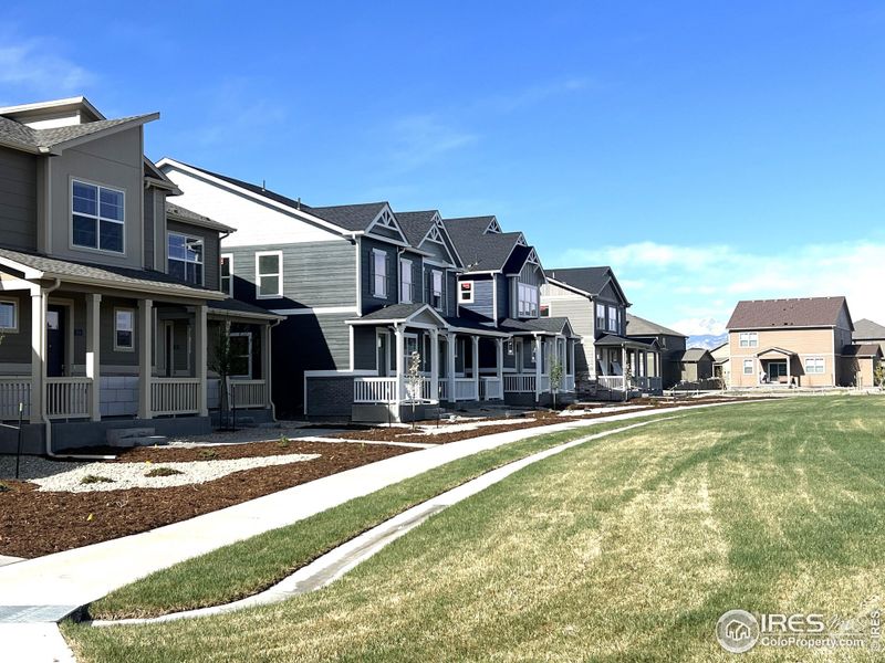 Exterior details and patio area of a home in Vantage, Berthoud (Image 1).