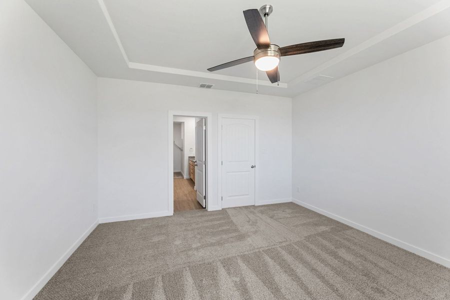 Spacious, unfurnished interior of a new home in Highland Ridge, New Braunfels (Image 30).