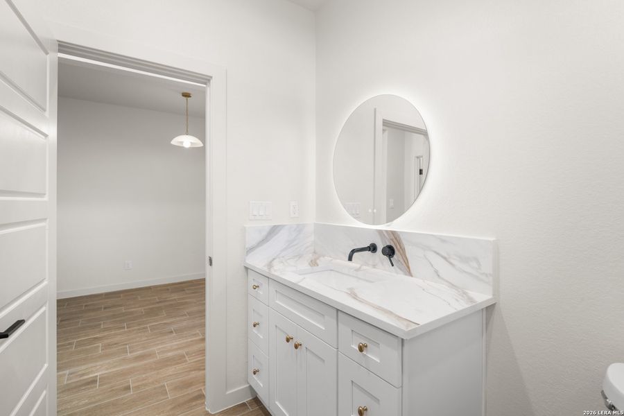 Furnished interior view inside a new home in , La Vernia (Image 10).