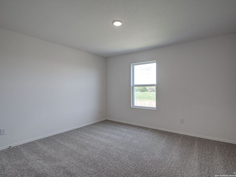 Spacious, unfurnished interior of a new home in Hannah Heights, Seguin (Image 29).