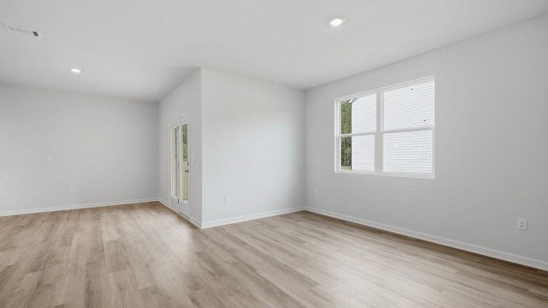 Spacious, unfurnished interior of a new home in Northberry, Rome (Image 20).
