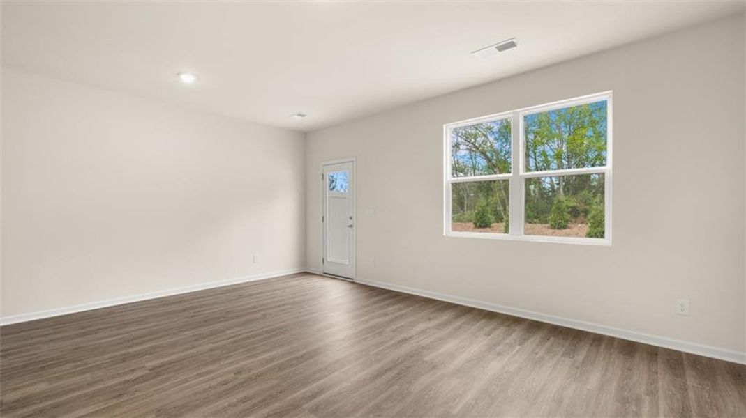 Spacious, unfurnished interior of a new home in Young's Crossing, Stone Mountain (Image 11).